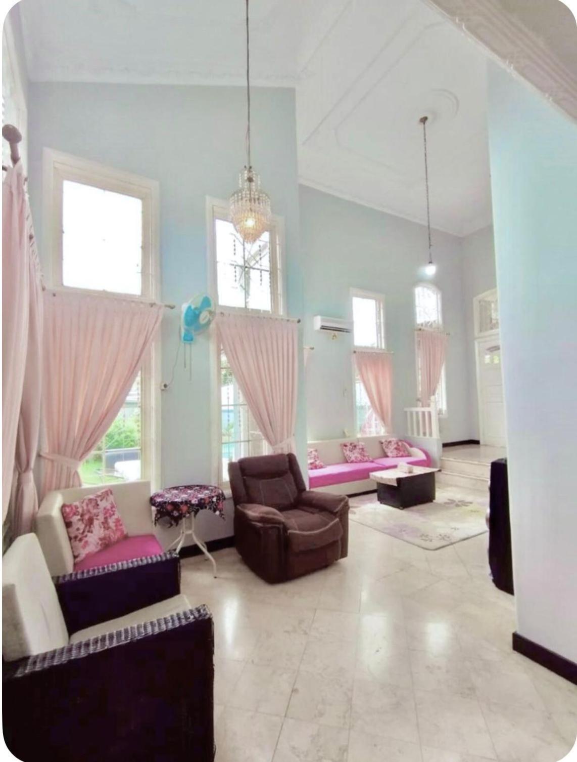 Vila Princess,Sentul 4Bedroom Dan Tenda Camping,Private Pool, Tenis Meja, Mini Billiard, Karaoke, Ayunan,Bbq, 08Satu3 80Satu6 4Satu5Satu 茂物 外观 照片
