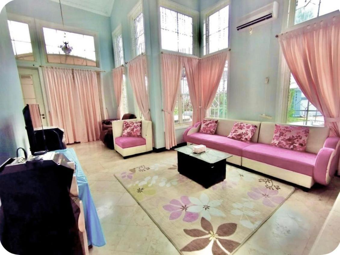 Vila Princess,Sentul 4Bedroom Dan Tenda Camping,Private Pool, Tenis Meja, Mini Billiard, Karaoke, Ayunan,Bbq, 08Satu3 80Satu6 4Satu5Satu 茂物 外观 照片